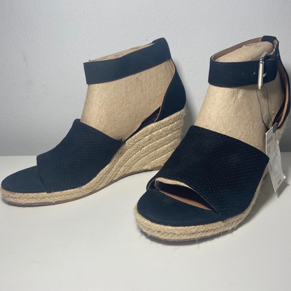 Attention Black Wedge 7